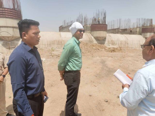 Mendha Irrigation Project Betul: मेंढा सिंचाई परियोजना पर कलेक्टर सख्त, मौके पर निरीक्षण कर दिए तेज काम के निर्देश