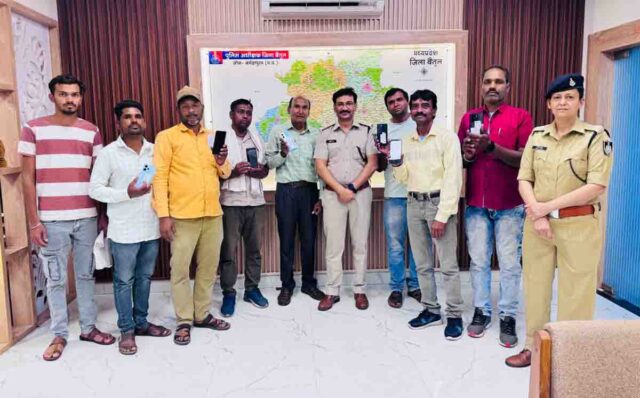 Betul Police Action: बैतूल पुलिस का बड़ा एक्शन: 635 गुम मोबाइल बरामद, मोटर चोरी के आरोपी भी गिरफ्तार