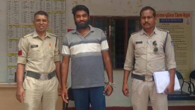 Betul murder case: पूर्व CRPF जवान की खेत विवाद में हत्या, बैतूल पुलिस ने फरार तीसरा आरोपी पकड़ा