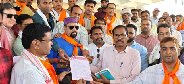 Outsourcing Employees Protest: बैतूल में आउटसोर्स कर्मचारियों का प्रदर्शन, अलग कानून और निगम गठन की उठी मांग