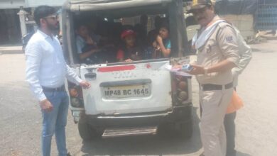 Transport Department Action: बिना परमिट-बीमा और फिटनेस के दौड़ रहा था वाहन, परिवहन विभाग की कार्रवाई में हुआ जब्त