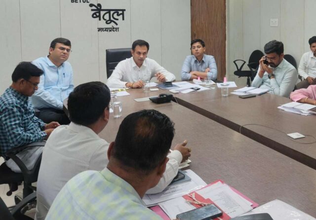 Betul Latest News: पानी पर सख्ती के साथ बड़ा फैसला: बंद नल-जल योजनाएं होंगी चालू, बढ़ती गर्मी में स्कूल टाइम बदला