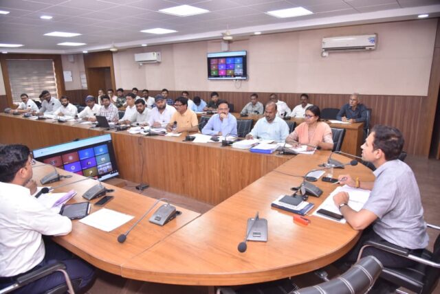 Betul Labour Pension: बैतूल में श्रमिकों को हर माह 3000 रुपये पेंशन; नल जल योजनाओं और पानी को लेकर कलेक्टर सख्त