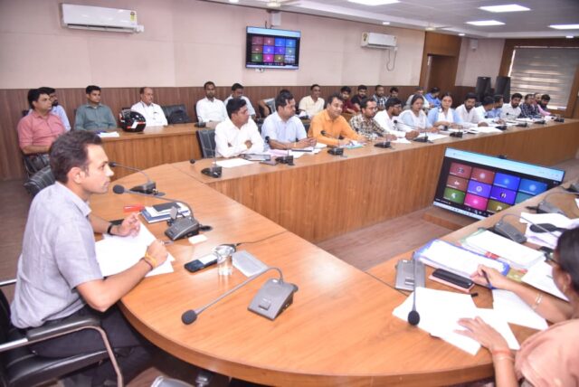 Betul Labour Pension: बैतूल में श्रमिकों को हर माह 3000 रुपये पेंशन; नल जल योजनाओं और पानी को लेकर कलेक्टर सख्त