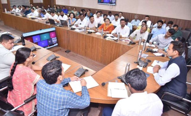 Betul News Today: ऑपरेटर के भरोसे नहीं चलेगा काम: कलेक्टर सोनवणे का सख्त संदेश, पोर्टल मॉनिटरिंग खुद करें अफसर