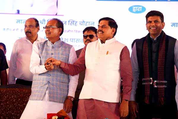 MP Rural Development: एमपी में गरीब परिवारों को मिलेंगे पक्के पीएम आवास, केंद्र सरकार से मिले 2055 करोड़