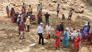 Betul Collector Action: राशन में गड़बड़ी, मजदूरी भुगतान में देरी… बैतूल कलेक्टर ने मौके पर लिया बड़ा एक्शन
