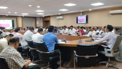 Betul Collector Meeting: बैतूल में अफसरों की क्लास, संबल योजना में कम प्रोग्रेस पर सीईओ को नोटिस, नॉन-अटेंड शिकायतों पर जुर्माना
