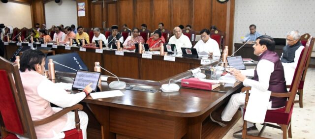 MP Cabinet Decisions 2026: मोहन यादव कैबिनेट के बड़े फैसले: फ्री रजिस्ट्री, नए मेडिकल कॉलेज और छात्रों को सिली यूनिफॉर्म