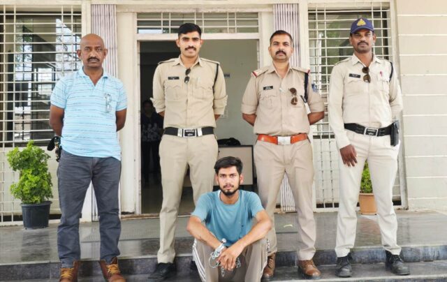 Facebook Honey Trap: फेसबुक दोस्ती के बहाने बिछाया जाल, हनी ट्रैप गिरोह का खुलासा; 75 हजार रुपये की ठगी, तीन आरोपी गिरफ्तार