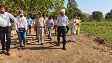 Betul Development Inspection: बैतूल में कलेक्टर का बड़ा एक्शन: जर्जर सड़क और घटिया निर्माण पर होगी वसूली, अधिकारियों पर गिरी गाज