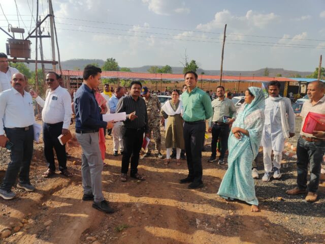 Betul Collector Inspection: बैतूल में कलेक्टर का बड़ा एक्शन: नोटिस, निलंबन और मौके पर समाधान के निर्देश