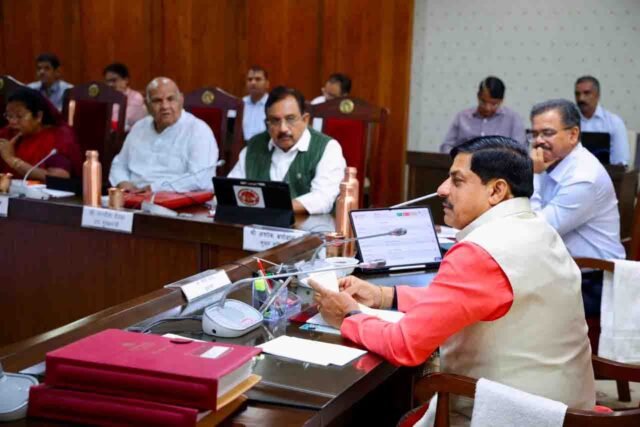 Madhya Pradesh Cabinet Decisions: मोहन यादव सरकार का बड़ा फैसला: 8000 युवाओं को रोजगार, किसानों को बोनस और खेलों को बढ़ावा