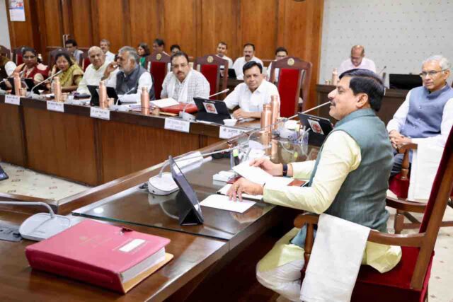 Madhya Pradesh Cabinet Decisions 2026: मोहन यादव कैबिनेट के बड़े फैसले: 2300 करोड़ की परियोजनाओं और स्कूटी योजना को मिली मंजूरी