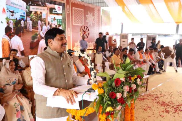 MP Balram Krishi Mahotsav: सीएम मोहन यादव की किसानों के लिए बड़ी घोषणाएं: डेयरी अनुदान, फूड प्रोसेसिंग, दिन में बिजली और आधुनिक मंडी का वादा