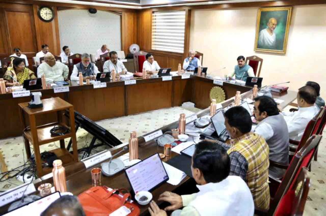 Madhya Pradesh Cabinet Decisions 2026: मोहन यादव कैबिनेट के बड़े फैसले: 2300 करोड़ की परियोजनाओं और स्कूटी योजना को मिली मंजूरी