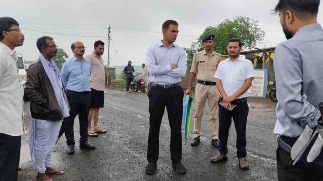 Betul Collector Inspection: बैतूल कलेक्टर का औचक निरीक्षण, लापरवाही पर नोटिस, वेतन कटौती और 10 सितंबर की डेडलाइन