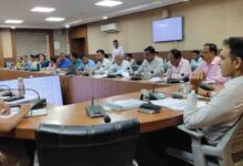 Betul Collector Review Meeting: बैतूल कलेक्टर सख्त: पीएम आवास योजना में लापरवाही पर ब्लॉक कॉर्डिनेटर हटाने के निर्देश, सीईओ को चेतावनी