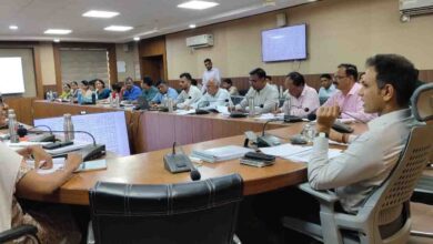 Betul Collector Review Meeting: बैतूल कलेक्टर सख्त: पीएम आवास योजना में लापरवाही पर ब्लॉक कॉर्डिनेटर हटाने के निर्देश, सीईओ को चेतावनी