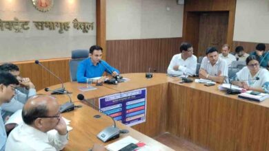 Betul Collector TL Meeting: बैतूल में अधिकारियों की क्लास, कलेक्टर बोले- शिकायतें खत्म करें, अवैध खनन पर करें कार्रवाई