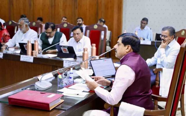 MP Cabinet Decisions: एमपी में 4600 करोड़ से चमकेगी 12 सड़कें: मोहन यादव कैबिनेट के बड़े फैसले, धन्वंतरि विवि में भरेंगे 244 नए पद
