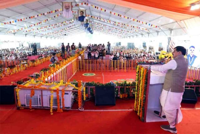Ladli Behna Yojana: लाड़ली बहनों को रक्षाबंधन का बड़ा तोहफा, खाते में आए 1750 रुपए, CM मोहन यादव ने दी 2148 करोड़ की सौगात