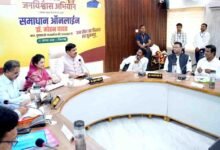 CM Helpline: मुख्यमंत्री ने सीएम हेल्पलाइन पर सुनीं जनता की शिकायतें, लापरवाही पर जिला पंजीयक निलंबित