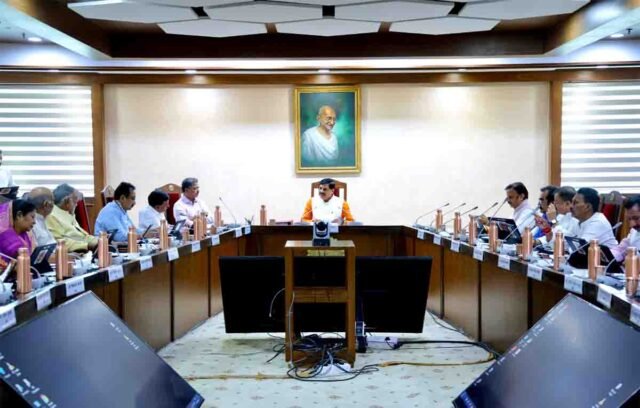 MP Cabinet Decisions 2026: मध्यप्रदेश कैबिनेट ने 32,070 करोड़ की योजनाओं को दी हरी झंडी, किसानों और स्वास्थ्य पर बड़ा फोकस