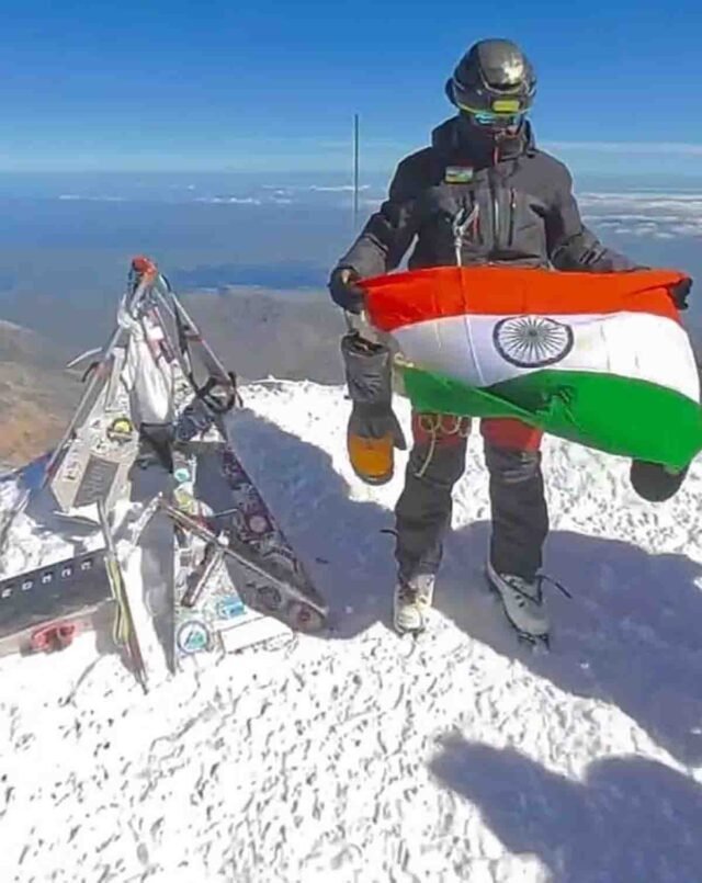 Varsha Patel Mount Elbrus: मप्र पुलिस की महिला आरक्षक ने यूरोप की सबसे ऊंची चोटी माउंट एल्ब्रुस पर फहराया तिरंगा