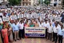MP Employee Health Scheme: कर्मचारियों के लिए हेल्थ स्कीम कब होगी लागू? 60 रुपए में 5 लाख के पुलिस बीमा मॉडल का सुझाव