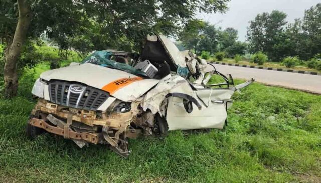 accident on national highway: कुबेरेश्वर धाम जा रहे श्रद्धालुओं की कार नेशनल हाईवे पर हादसे का शिकार: नागपुर के 3 लोगों की मौत, 5 गंभीर घायल
