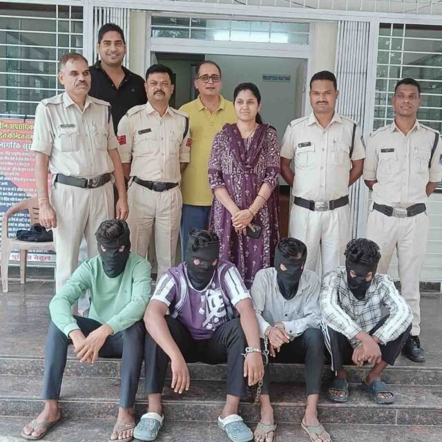 Betul Highway Robbery: सुनसान सड़क पर कार से उतरना पड़ा भारी, बदमाशों ने 54,500 रुपये और मोबाइल लूटा