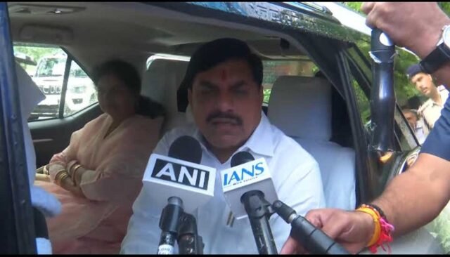 sagar liquor tragedy: सागर जहरीली शराब कांड: सीएम मोहन यादव का कड़ा रुख, 7 दुकानें सील, दोषियों पर होगी सख्त कार्रवाई
