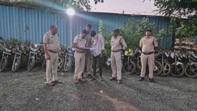 Bhainsdehi Bike Theft: बैतूल में बाइक चोर गिरोह का पर्दाफाश: 21 चोरी की गाड़ियां जब्त, मुख्य आरोपी चढ़ा पुलिस के हत्थे