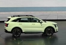 Kia Sorento Launch: लग्जरी केबिन और पैनोरमिक सनरूफ के साथ आई नई किआ सोरेंटो एसयूवी, जानें खासियतें
