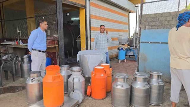 Dairy Business: बैंक से मिला 27 लाख का ऋण, 10 लाख अनुदान; अब रोज 4 हजार लीटर दूध का कारोबार