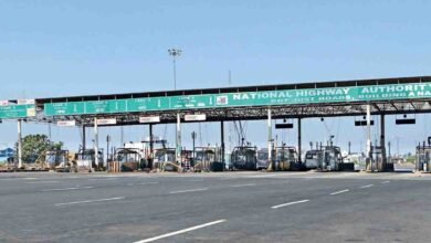 MP Barrier Less Tolling: एमपी का पहला बैरियर-रहित टोल प्लाजा: 100 किमी/घंटे की रफ्तार में भी कटेगा टैक्स, जानिए नया नियम