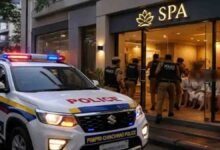 Spa Center Raid: ग्राहक बनकर पहुंचा पुलिसकर्मी और खुल गया राज, चल रहा था अनैतिक देह व्यापार, पांच कमरों में मिले युवक-युवतियां