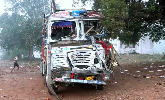 Gwalior Road Accident: ग्वालियर सड़क हादसे पर सीएम डॉ. मोहन यादव का बड़ा एक्शन: सीएसपी हटे, 8 पुलिसकर्मी निलंबित