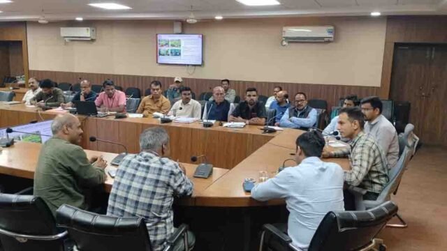 Kukru Coffee Plantation: कुकरू में कॉफी खेती की रंग लाएगी रंगत: बैतूल कलेक्टर की पहल पर रिसर्च इंस्टीट्यूट के वैज्ञानिक पहुंचे