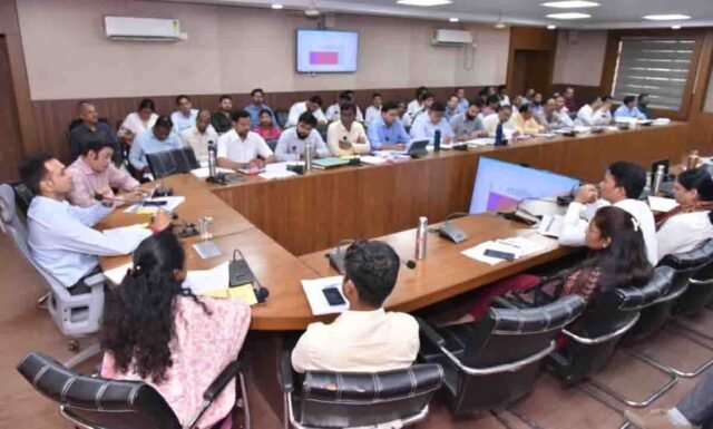 Betul Collector: बैतूल कलेक्टर का सख्त एक्शन अलर्ट, लापरवाही पर इंजीनियरों को सेवा समाप्ति की दी चेतावनी