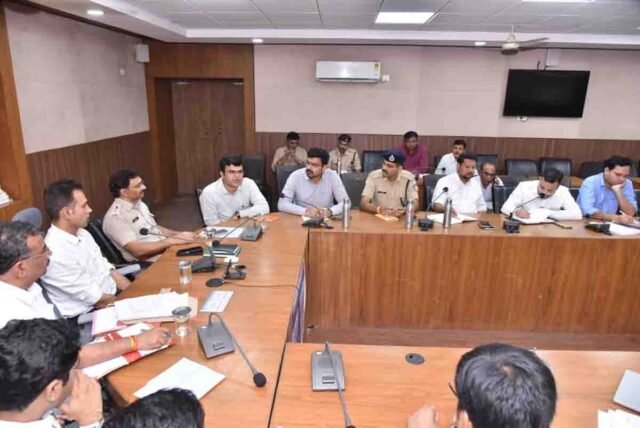बैतूल में CM Mohan Yadav का 31 अक्टूबर को प्रस्तावित दौरा। तेंदूपत्ता संग्राहकों को बोनस वितरण की तैयारियों को लेकर कलेक्ट्रेट में समीक्षा बैठक आयोजित।