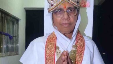 Jain Diksha Betul: सिविल जज बनीं गोल्ड मेडलिस्ट प्रखरश्री दीदी लेंगी जैनेश्वरी दीक्षा, बैतूल में 1 नवंबर को भव्य बिनौली समारोह
