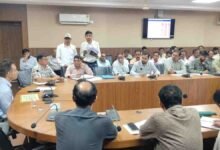 Betul Health Review: स्वास्थ्य सेवाओं में लापरवाही पर बैतूल कलेक्टर सख्त: कम प्रगति पर सीएचओ और बीपीएम का वेतन रोकने के निर्देश