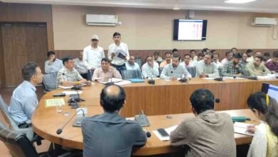 Betul Health Review: स्वास्थ्य सेवाओं में लापरवाही पर बैतूल कलेक्टर सख्त: कम प्रगति पर सीएचओ और बीपीएम का वेतन रोकने के निर्देश