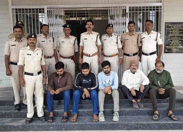 bank fraud betul: बैंक ऑफ महाराष्ट्र मोरखा शाखा घोटाला: सहायक प्रबंधक की मां और पंचायत सचिव गिरफ्तार, लाखों रुपये ट्रांसफर