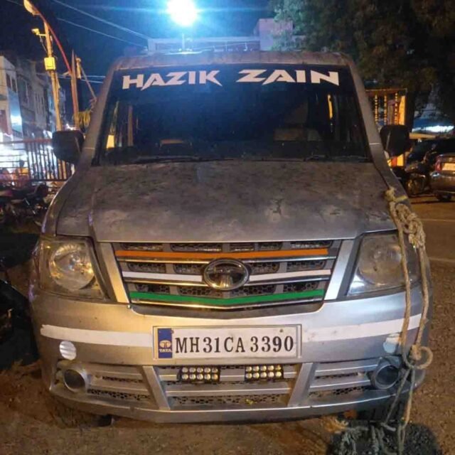 Cattle Smuggling: मुलताई में टाटा सूमो से गौवंश तस्करी का भंडाफोड़: 7 मवेशी ठूंसकर भरे मिले, एक की मौत और आरोपी फरार